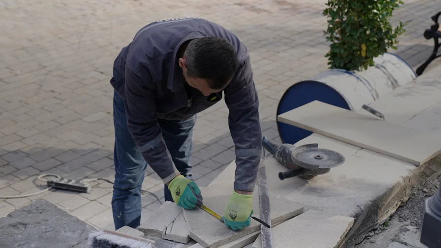 Outils de mesure sur un chantier